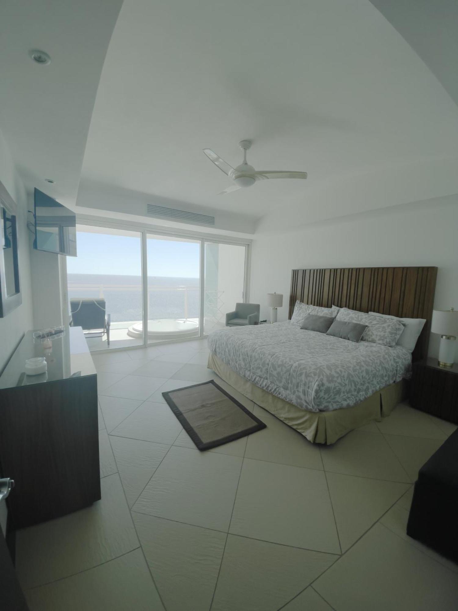 Bay View Grand Marina Ixtapa Condo En Pie De Playa エクステリア 写真