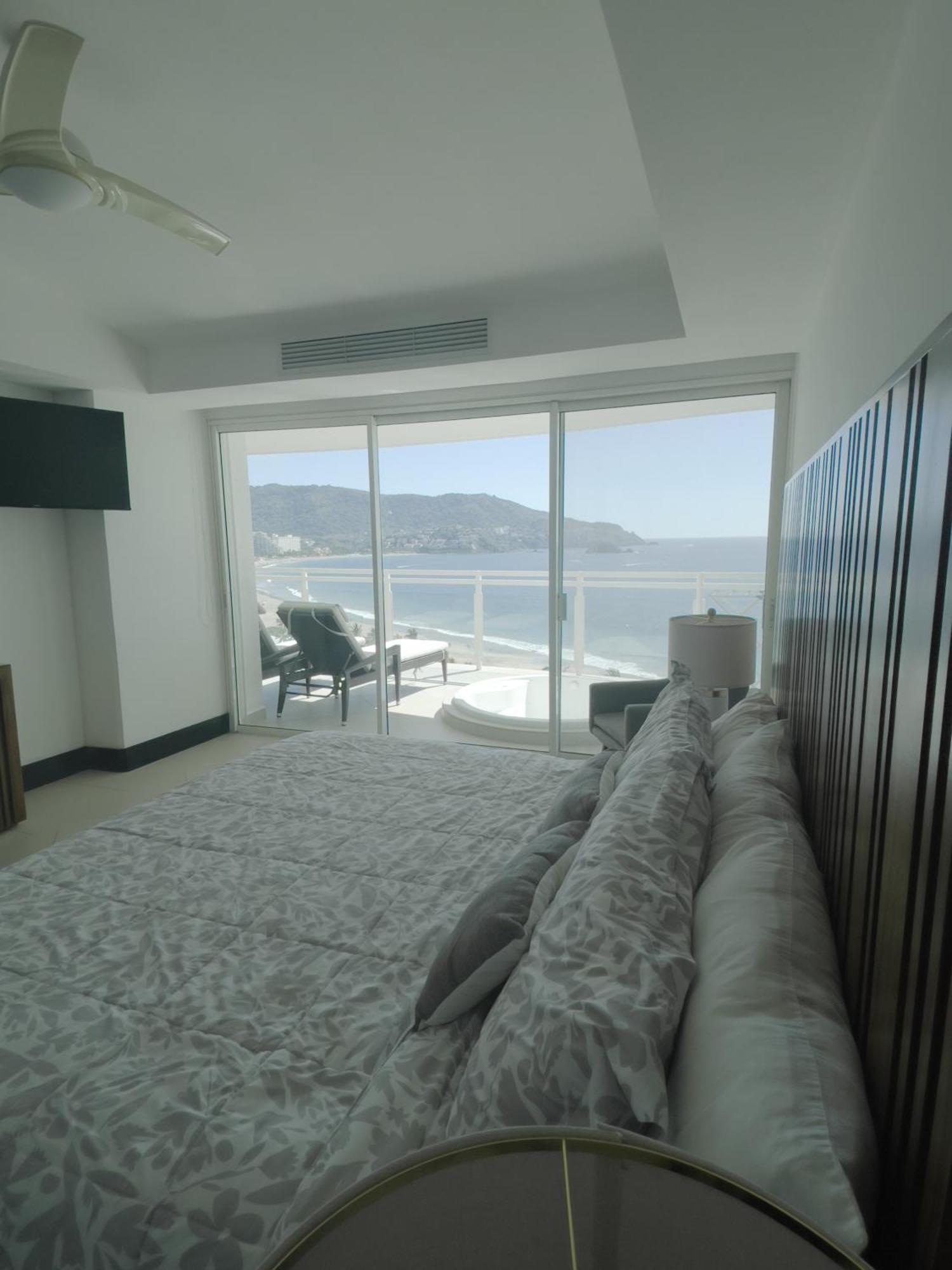 Bay View Grand Marina Ixtapa Condo En Pie De Playa エクステリア 写真